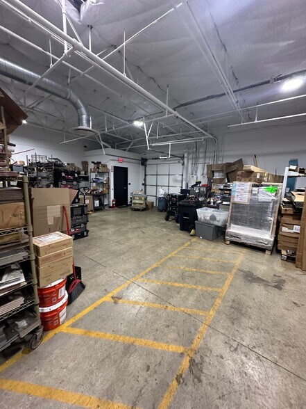 More Photos Of 733 Green Crest Dr, Westerville Research And Development For Lease