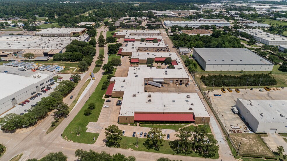 More Photos Of 9777 W Gulf Bank Rd, Houston Warehouse For Lease