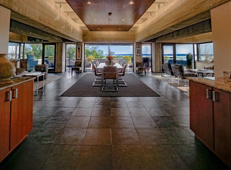 More Photos Of 916 Bay St, Beaufort Office For Sale
