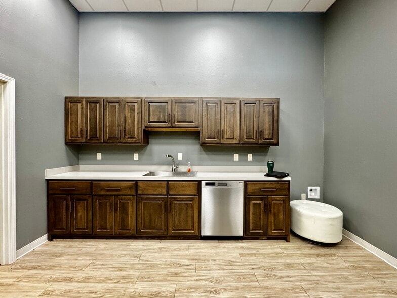 More Photos Of 266 S Jefferson Ave, Lebanon Office For Lease