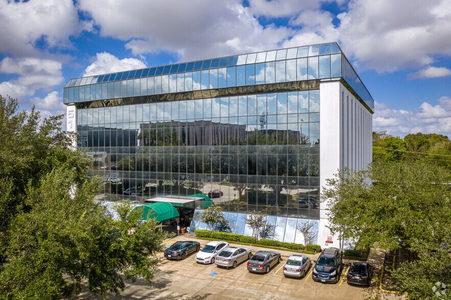 More Photos Of 505 N Sam Houston Pky E, Houston Unknown For Lease