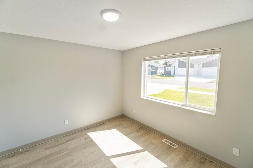 More Photos Of 1501 N Bell St, Spokane Valley Multifamily For Sale