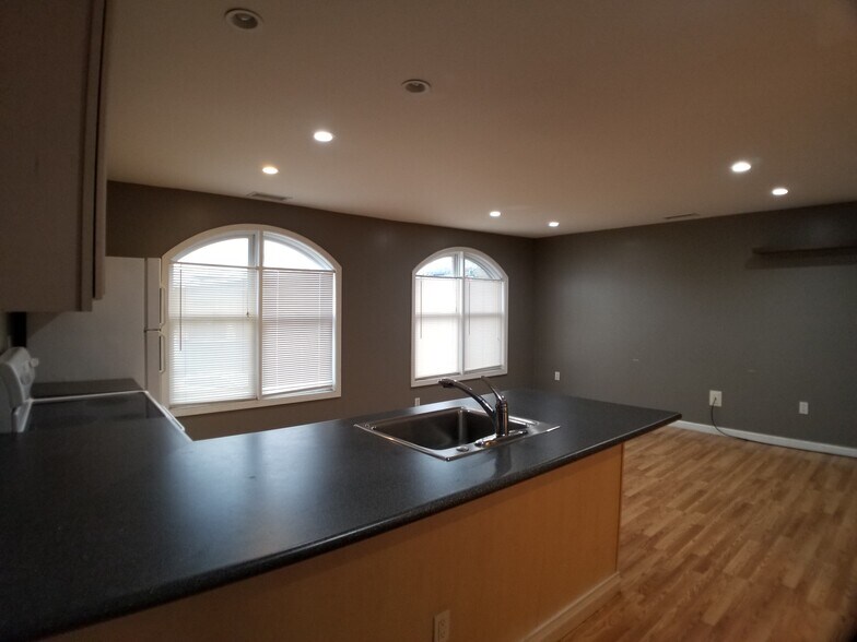 More Photos Of 1 Horseshoe Lake Rd, Kauneonga Lake Restaurant For Sale