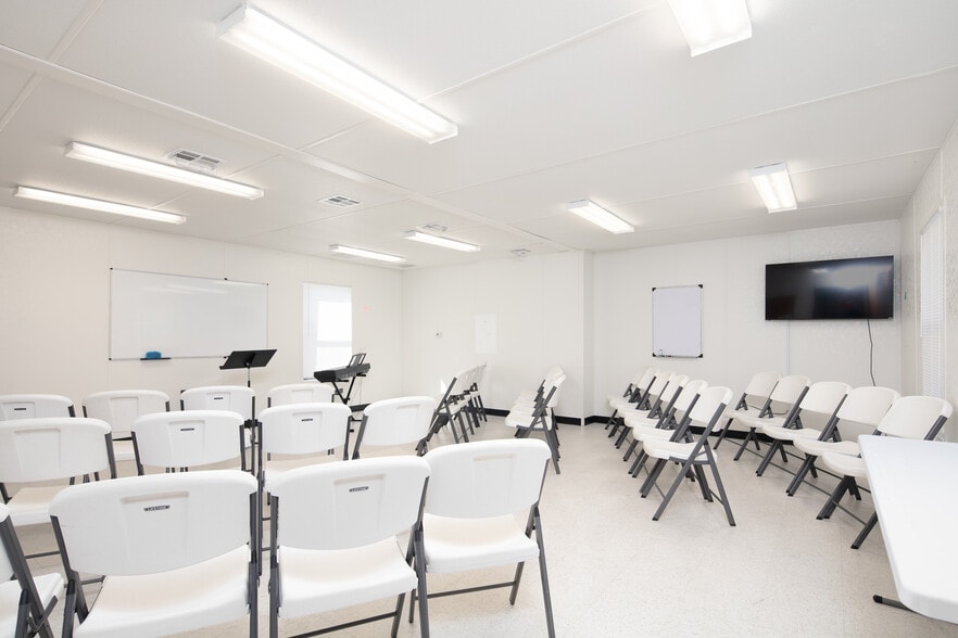 More Photos Of 210 New Coleman Ln, Georgetown Warehouse For Sale