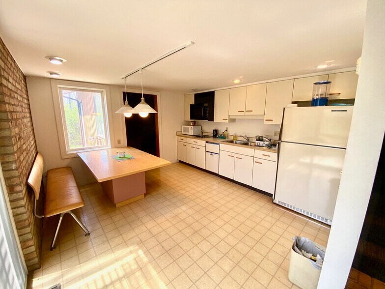 More Photos Of 5440 E County Road 450 N, Albany Loft Creative Space For Sale