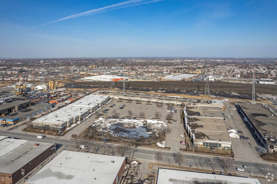 More Photos Of 6325-6475 Boul des Grandes-Prairies, Montréal Unknown For Lease