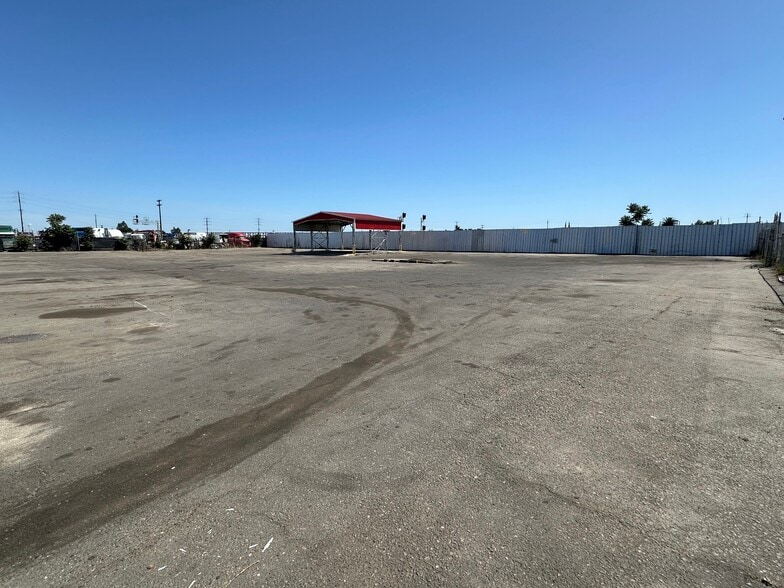 More Photos Of 1234 S Aurora St, Stockton Warehouse For Lease