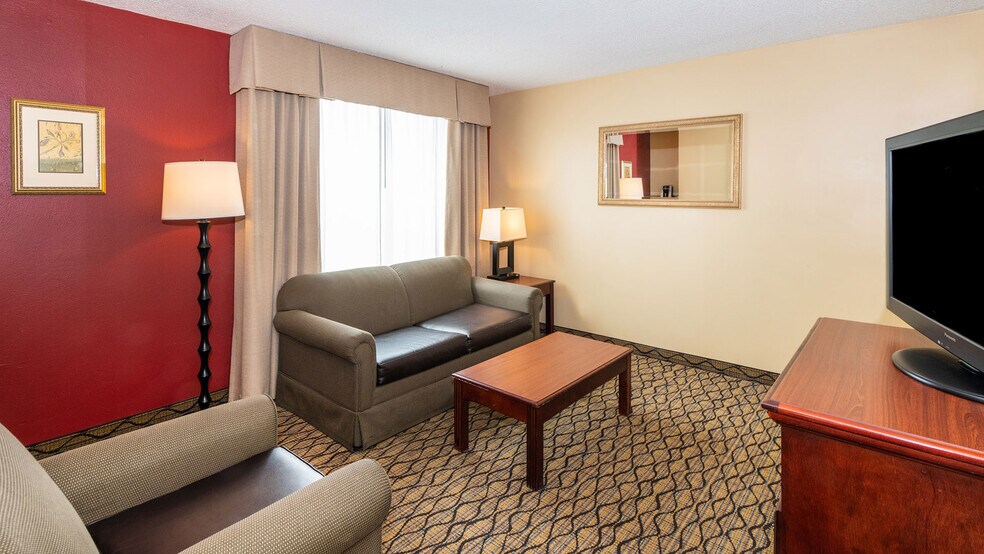 More Photos Of 6921 S Lindbergh Blvd, Saint Louis Hotel For Sale