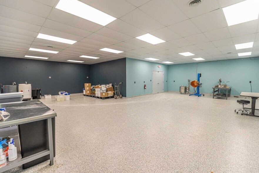 Primary Photo Of 69 Freedom Pky, Hermon Light Manufacturing For Lease