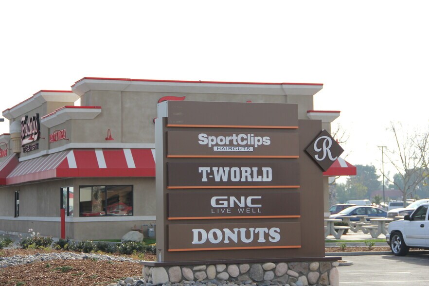 More Photos Of 2749 Calloway Dr, Bakersfield Unknown For Lease