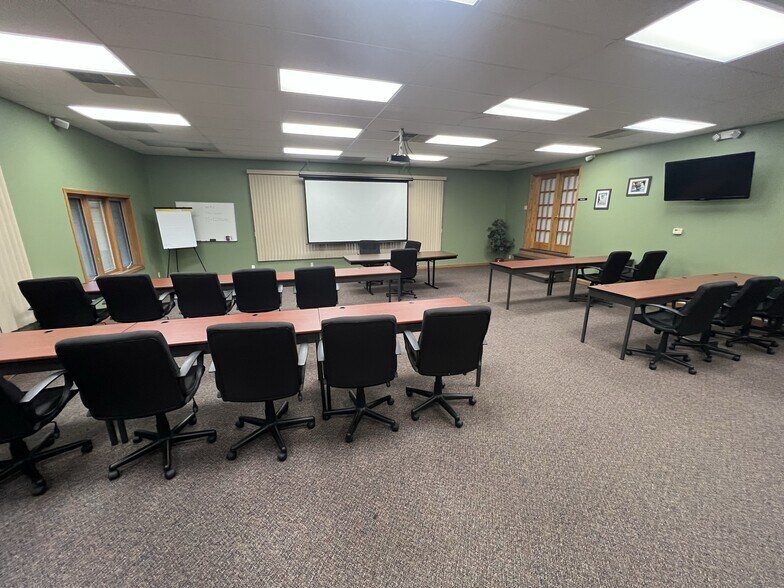 More Photos Of 1234 N Water St, Decatur Office For Sale