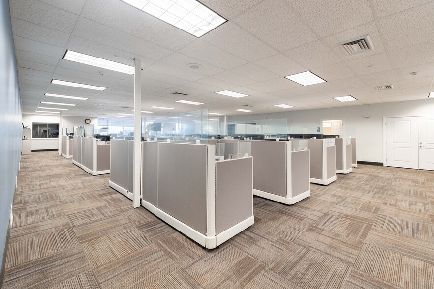 More Photos Of 1007-1011 W Huron St, Waterford Medical For Lease