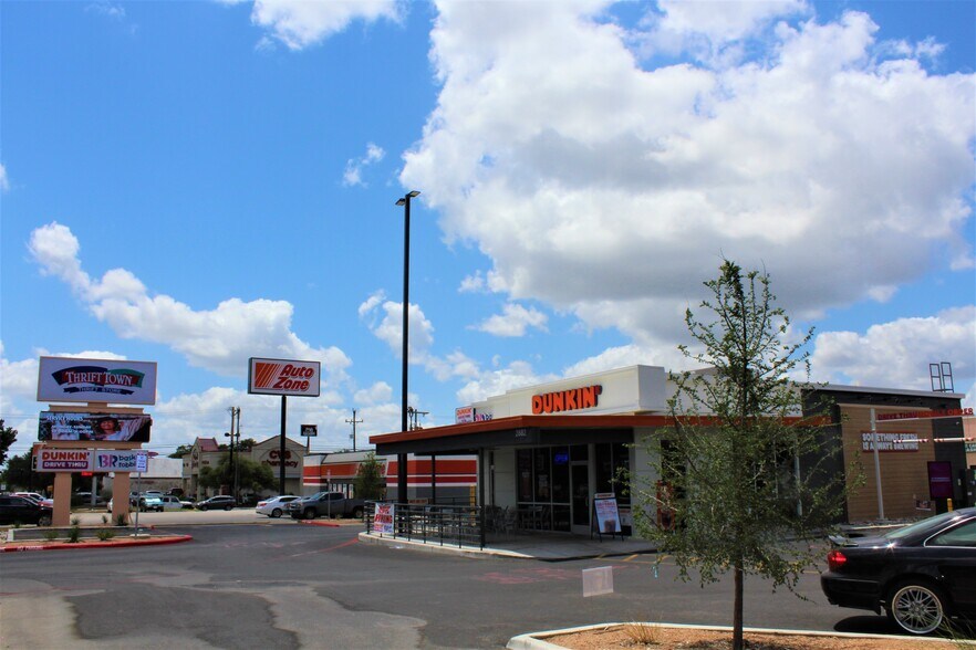 More Photos Of 2800-2864 Thousand Oaks Dr, San Antonio Unknown For Lease