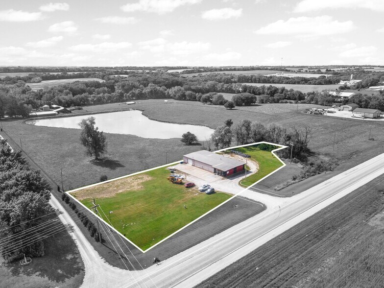 More Photos Of 3160 W Arrow St, Marshall Flex For Sale