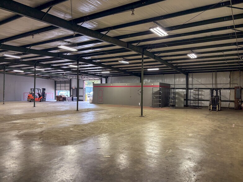 More Photos Of 3280 Industry Dr, North Charleston Warehouse For Lease