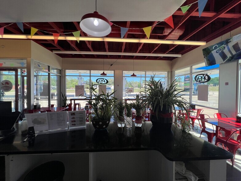 More Photos Of 7205 S Broadway Ave, Tyler Fast Food For Lease