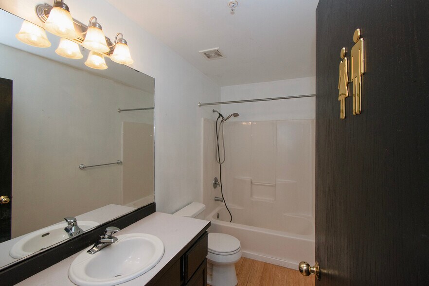 More Photos Of 202 Birdsong Ln, Port Angeles Healthcare For Sale