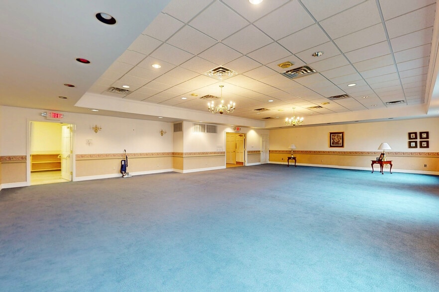 More Photos Of 3721 Main St, Weirton Funeral Home For Sale