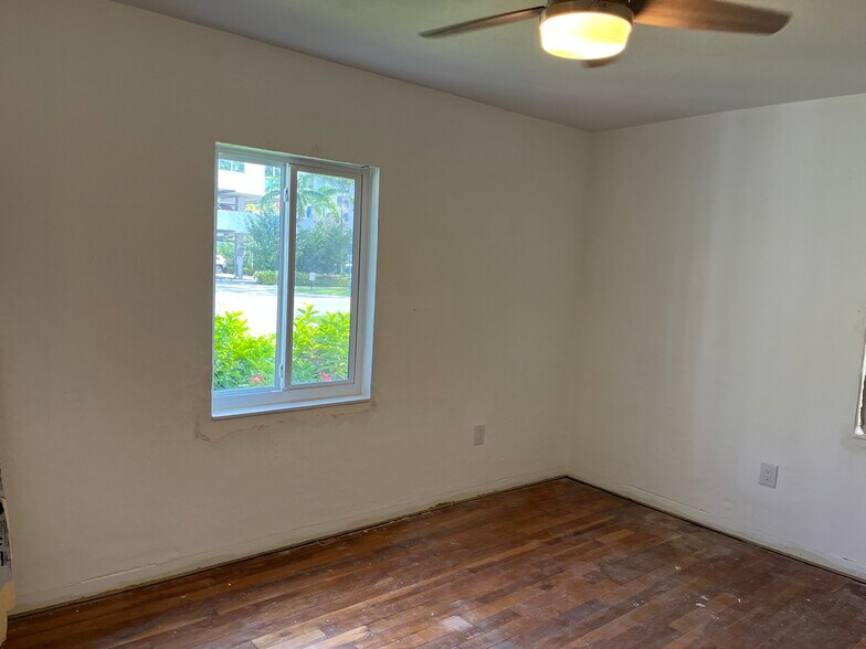 More Photos Of 648 South Dr, Miami Springs Medical For Sale