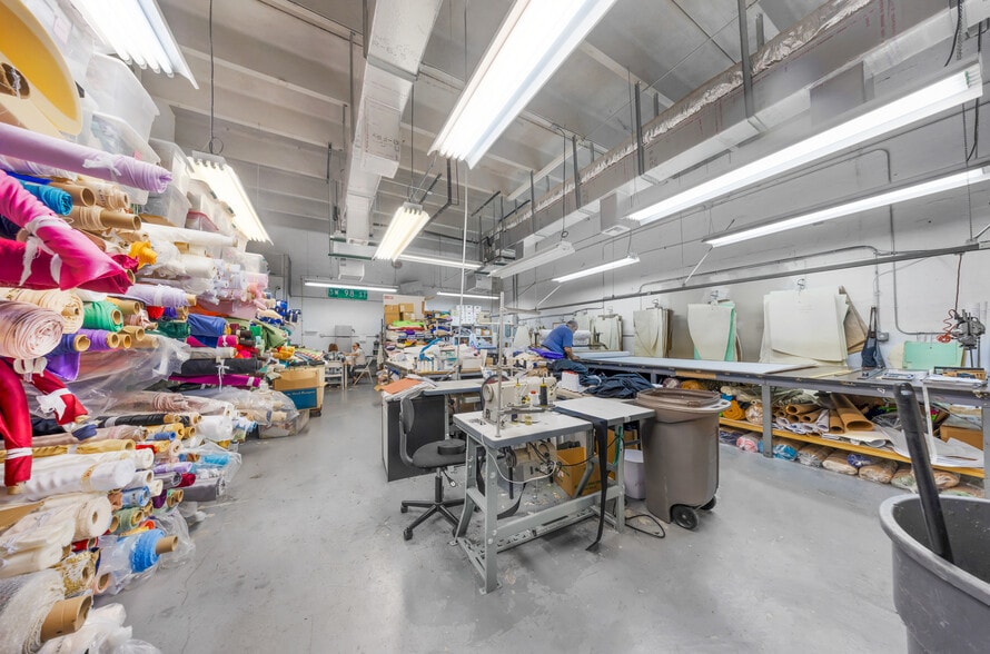 More Photos Of 2693 W 76th St, Hialeah Warehouse For Sale