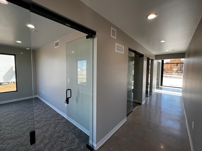 More Photos Of SEQ W Campbell & President George Bush Turnpike rd, Garland Office For Sale