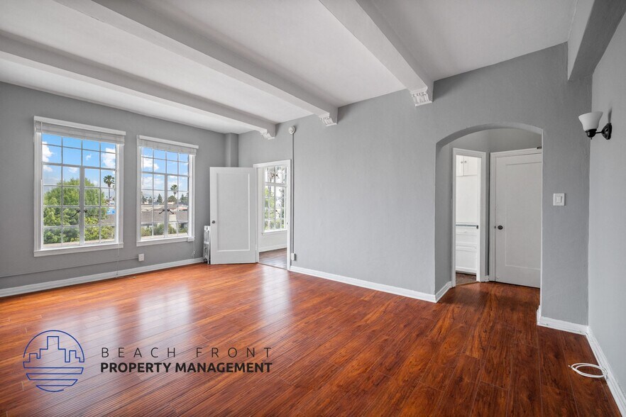 More Photos Of 512 S Hobart Blvd, Los Angeles Apartments For Sale