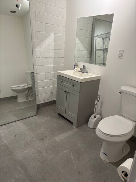 More Photos Of 13700 Crenshaw Blvd, Gardena Warehouse For Sale