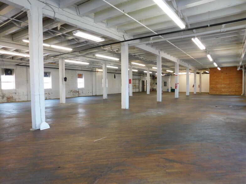 More Photos Of 813 N 4th St, Allentown Warehouse For Lease