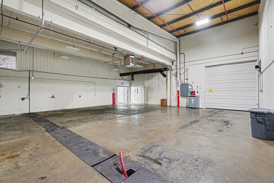 More Photos Of 49 2nd St, New Vienna Industrial For Lease