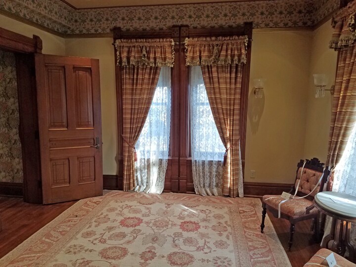 More Photos Of 1307 Massachusetts St, Lawrence Office For Lease