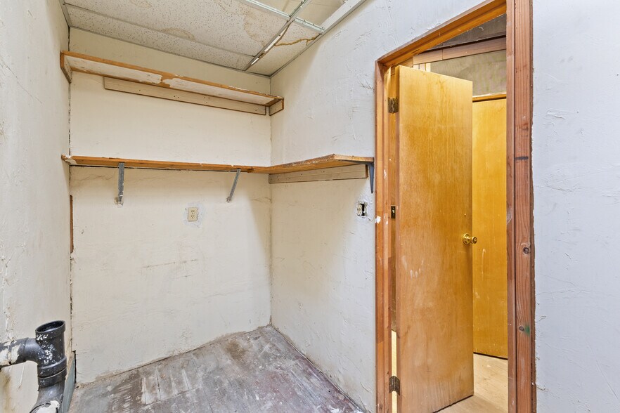 More Photos Of 421 E Santa Clara St, San Jose Storefront Retail Office For Sale