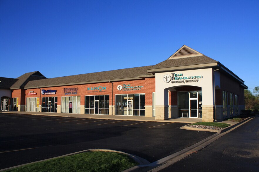 More Photos Of 351-365 S Randall Rd, Elgin Unknown For Lease