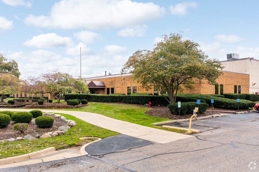 Primary Photo Of 43155-43159 W 9 Mile Rd, Novi Warehouse For Lease