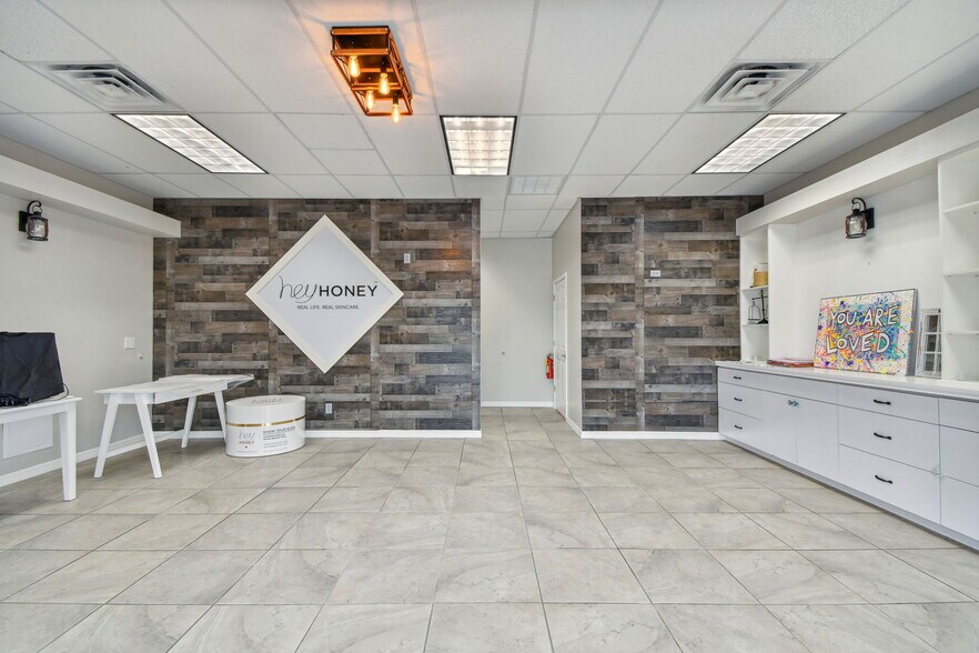 More Photos Of 5620 Palmer Blvd, Sarasota Light Manufacturing For Lease