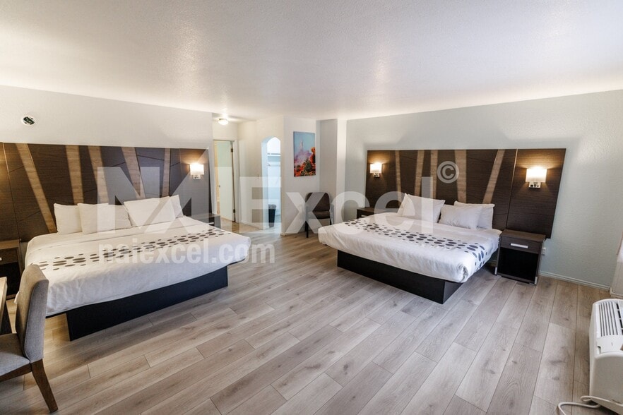 More Photos Of 1075 S Main St, Moab Hotel For Sale