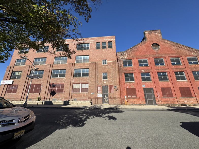 Primary Photo Of 391 Lakeside Ave, Orange Warehouse For Lease