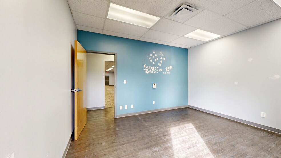 More Photos Of 5730-5892 S Semoran Blvd, Orlando Unknown For Lease