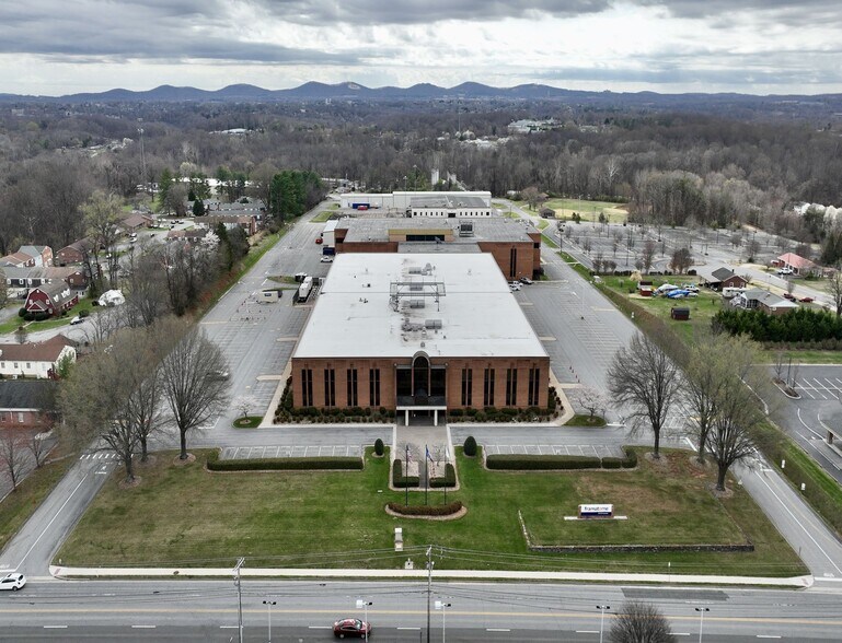 More Photos Of 3315 Old Forest Rd, Lynchburg Office For Sale
