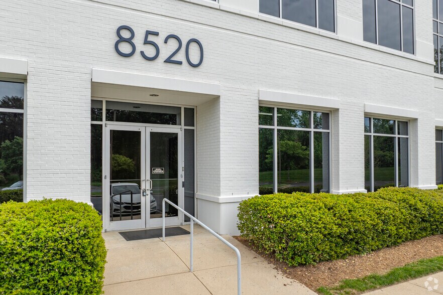 More Photos Of 8520 Cliff Cameron Dr, Charlotte Office For Lease