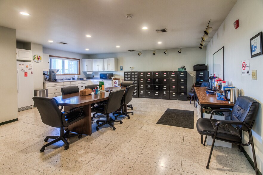 More Photos Of 1535-1541 W Lee Rd, Othello Warehouse For Sale