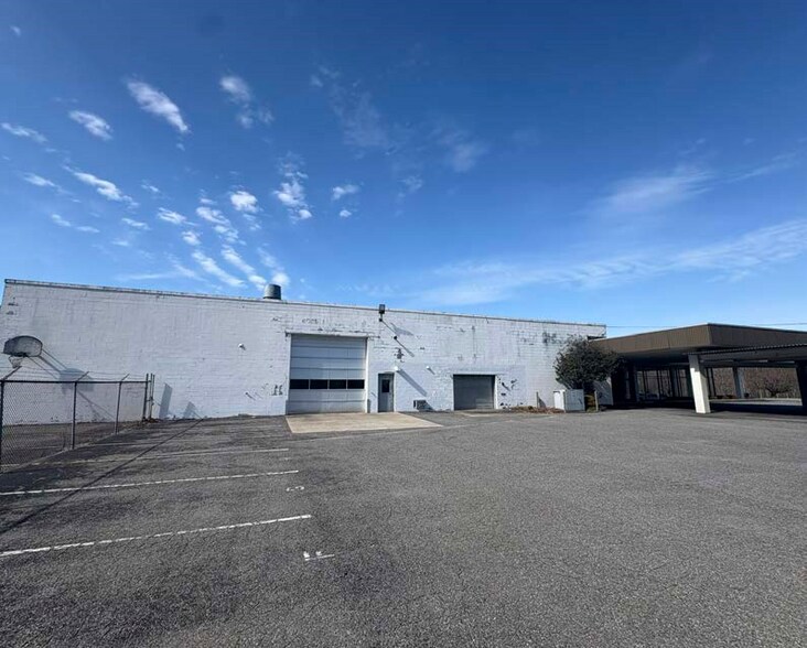 More Photos Of 1873 S Amherst Hwy, Amherst Auto Dealership For Sale