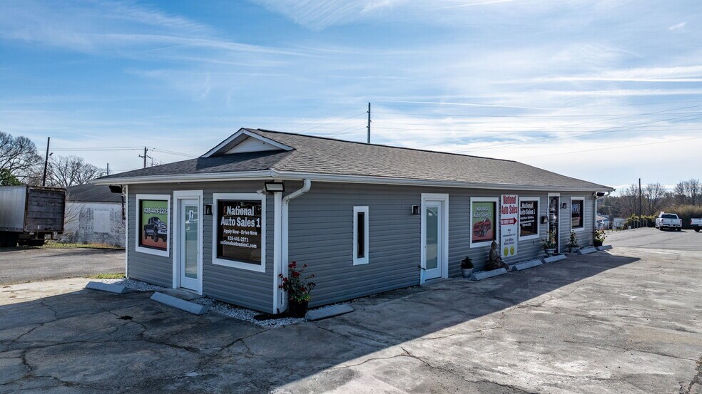 More Photos Of 121 13th St SW, Hickory Office For Sale