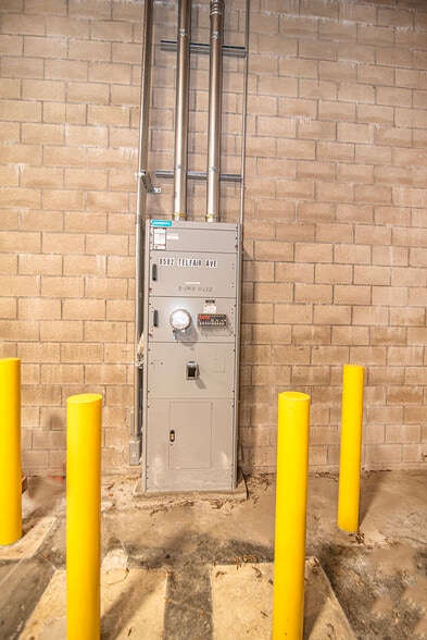 More Photos Of 8582 Telfair Ave, Sun Valley Warehouse For Lease