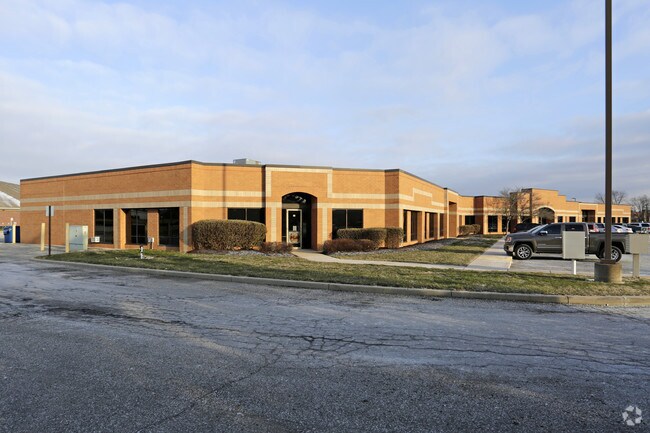 More Photos Of 50-164 S Park Blvd, Greenwood Light Distribution For Lease