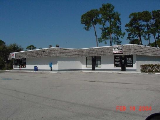 More Photos Of 302 SW Tulip Blvd, Port Saint Lucie Service Station For Lease