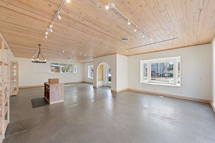 More Photos Of 509 S 1st St, La Conner General Retail For Sale