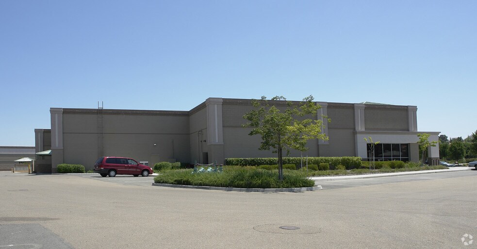 More Photos Of 4859 Lone Tree Way, Antioch Freestanding For Lease