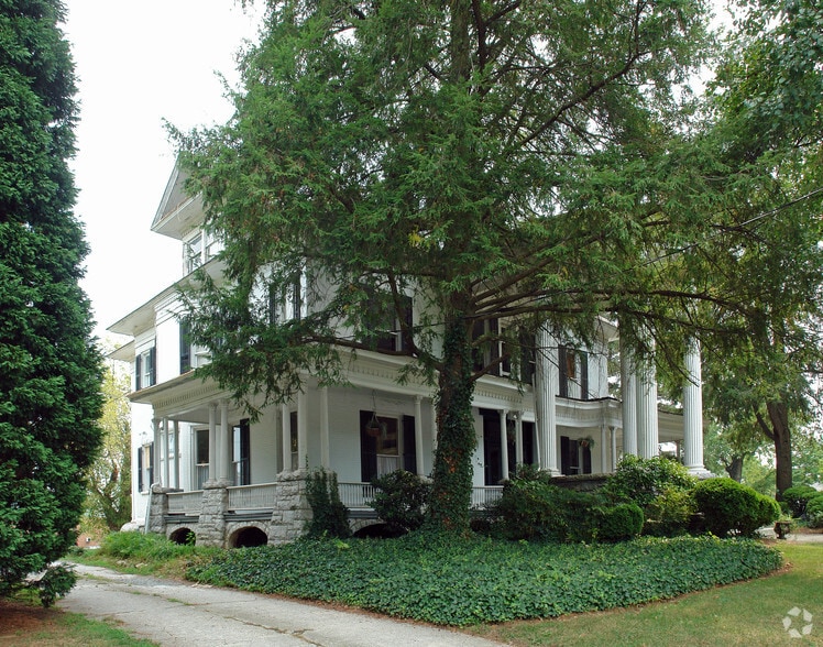 Primary Photo Of 952 W Fourth St, Winston-Salem Storefront Retail Office For Lease