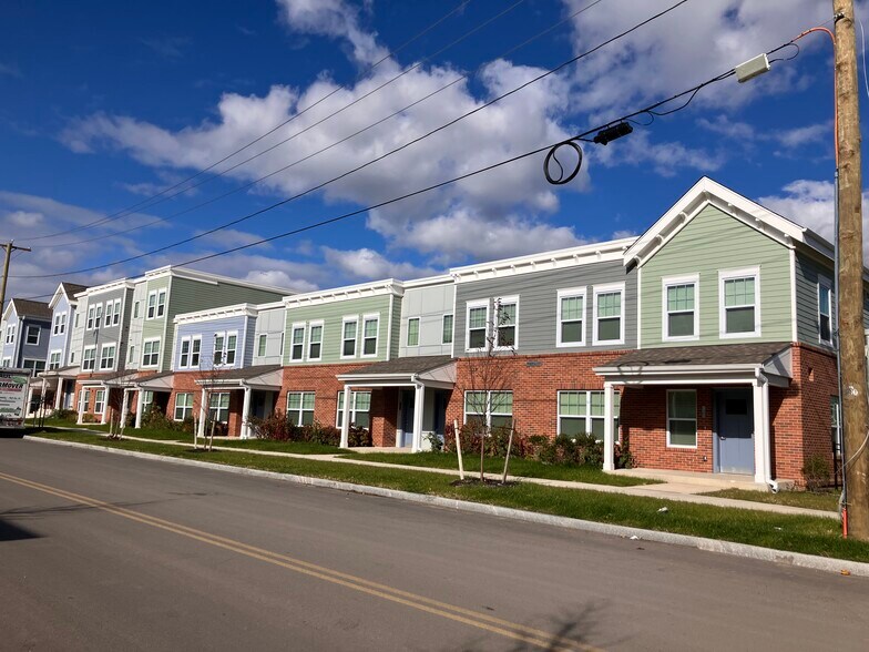 More Photos Of 450 S Park Ave, Buffalo Storefront Retail Residential For Lease