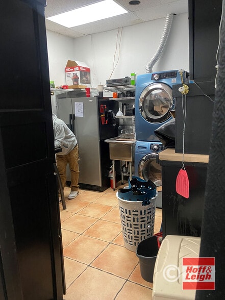 More Photos Of 20941 E Smoky Hill Rd, Centennial General Retail For Lease